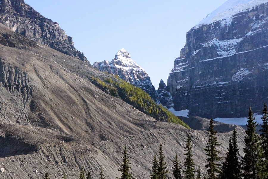 Plain of 6 Glaciers Hike