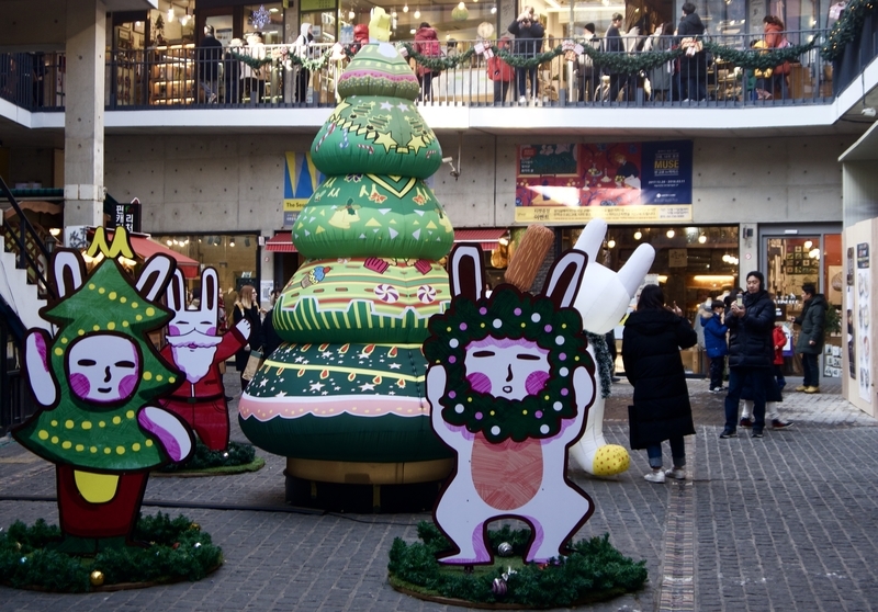 Isandong Market in Seoul