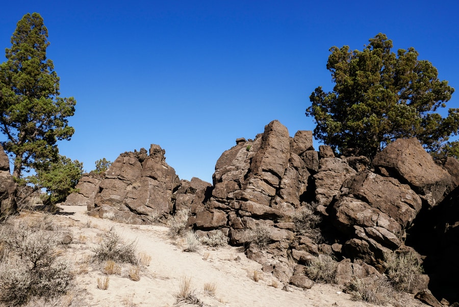 Hike to Flatiron Rock