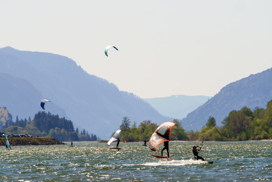 Hood River Kite Surfers