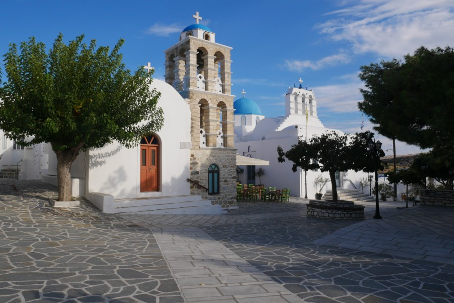 Kostos, Paros