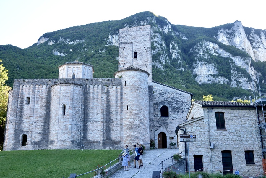 San Vittore Abbey near the Frasassi Caves